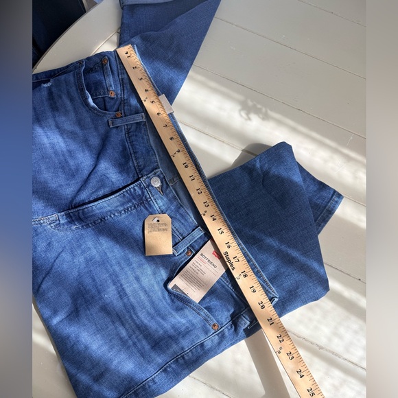 Levi's womans Classic Indigo Slim Straight Jeans - Picture 6 of 7